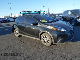 2018 Toyota Prius One z VIN JTDKDTB37J1605828, wystawiony jako IAAI lot #41310761 z przebiegiem 85 079 mil mil oraz . Historia ofert i sprzedaży dostępna na DreamBid. Obrazek 1.