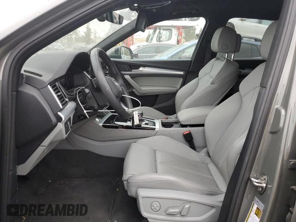 2024 Audi Q5 S line Premium Plus z VIN WA1EAAFY9R2045228, wystawiony jako Copart lot #53828645 z przebiegiem 16 502 mil mil oraz Szkoda całkowita • Salvage title. Historia ofert i sprzedaży dostępna na DreamBid. Obrazek 7.