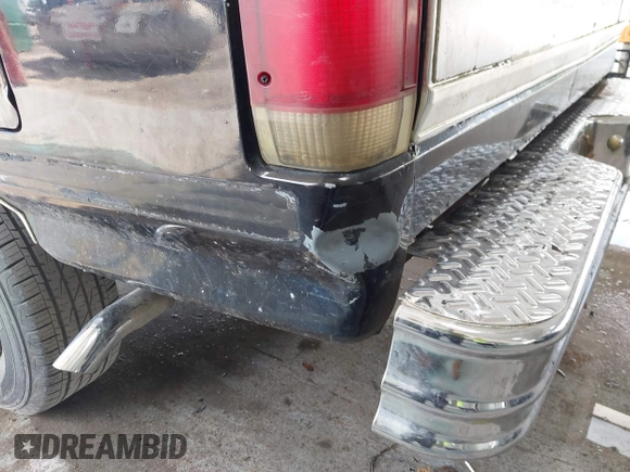 1990 Ford F-150 with VIN 1FTDF15N1LNA45594, listed as a IAAI auction lot 42786932 with 1,439 mi miles and . Bid and sale history available at DreamBid. Image 6.