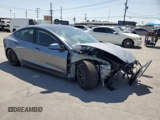 2024 Tesla Model 3 z VIN 5YJ3E1EA8RF870082, wystawiony jako Copart lot #51914895 z przebiegiem 4 353 mil mil oraz Szkoda całkowita • Salvage title. Historia ofert i sprzedaży dostępna na DreamBid. Obrazek 4.