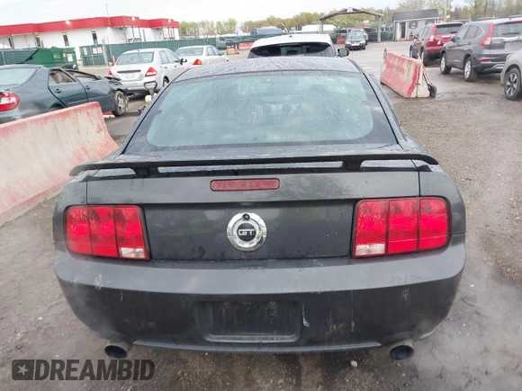 2008 Ford Mustang GT Deluxe with VIN 1ZVHT82HX85117723, listed as a IAAI auction lot 42015967 with 120,406 mi miles and . Bid and sale history available at carsss.com. Image 16.