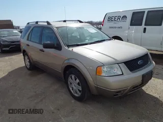 2005 Ford Freestyle SE with VIN 1FMZK01195GA48566, listed as a IAAI auction lot 41773209 with 139,037 mi miles. Bid and sale history available at carsss.com. Image 1.