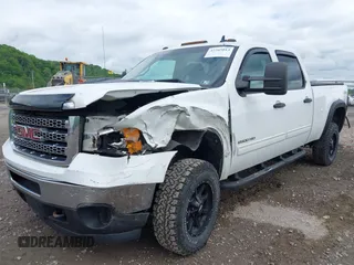2013 GMC Sierra 2500HD SLE с VIN 1GT120CG8DF163084, выставлен на аукционе IAAI как лот 42265013 с пробегом 160 890 миль миль и . История ставок и продаж доступна на DreamBid. Изображение 6.