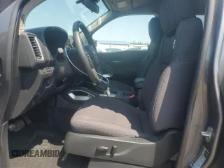 2024 Nissan Frontier SV z VIN 1N6ED1FKXRN605620, wystawiony jako Copart lot #59854695 z przebiegiem 8828 mil mil oraz Szkody całkowita. Historia ofert i sprzedaży dostępna na DreamBid. Obrazek 7.