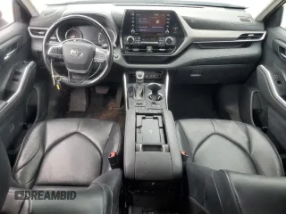2022 Toyota Highlander XLE with VIN 5TDGZRBH0NS204460, listed as a Copart auction lot 61422635 with 67,880 mi miles and Salvage title. Bid and sale history available at DreamBid. Image 8.