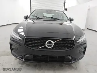 2024 Volvo S60 Plus Dark Theme with VIN 7JRL12TL6RG300000, listed as a Copart auction lot 86199814 with 11,286 mi miles and Clean Title. Bid and sale history available at carsss.com. Image 5.