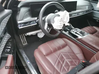 2023 BMW 7 Series 760i xDrive z VIN WBA33EJ00PCN22844, wystawiony jako Copart lot #47790414 z przebiegiem Nie podano mil oraz Szkoda całkowita • Salvage title. Historia ofert i sprzedaży dostępna na DreamBid. Obrazek 8.