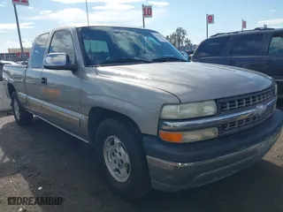 2001 Chevrolet Silverado 1500 LS with VIN 2GCEC19T311113978, listed as a IAAI auction lot 41424093 with 121,389 mi miles. Bid and sale history available at carsss.com. Image 1.