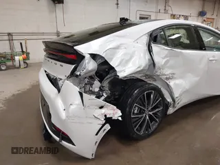 2024 Toyota Prius LE z VIN JTDADABU6R3024846, wystawiony jako IAAI lot #42256141 z przebiegiem 2 840 mil mil oraz . Historia ofert i sprzedaży dostępna na DreamBid. Obrazek 6.