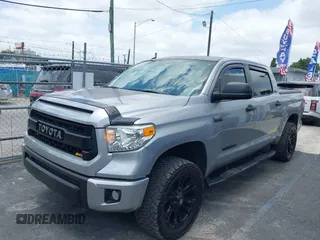 2016 Toyota Tundra SR5 z VIN 5TFDW5F15GX554763, wystawiony jako IAAI lot #42092776 z przebiegiem 141 522 mil mil oraz . Historia ofert i sprzedaży dostępna na DreamBid. Obrazek 6.