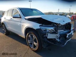 2019 Mercedes-Benz GLC with VIN WDC0G5EB1KF519491, listed as a IAAI auction lot 41858783 with 48,561 mi miles. Bid and sale history available at carsss.com. Image 1.