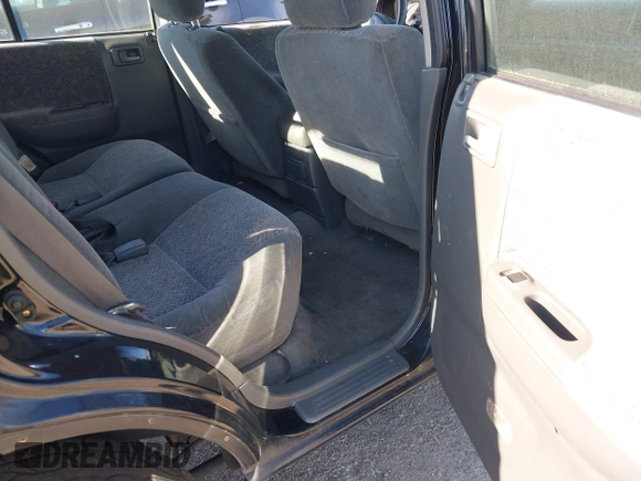2000 Isuzu Rodeo z VIN 4S2DM58W8Y4348987, wystawiony jako IAAI lot #42024517 z przebiegiem 286 400 mil mil oraz . Historia ofert i sprzedaży dostępna na DreamBid. Obrazek 8.
