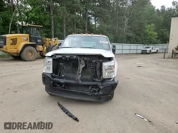 2012 Ford F-350 XL z VIN 1FT8X3B60CEA14909, wystawiony jako Copart lot #60431045 z przebiegiem 177 057 mil mil oraz Szkoda całkowita • Salvage title. Historia ofert i sprzedaży dostępna na DreamBid. Obrazek 13.
