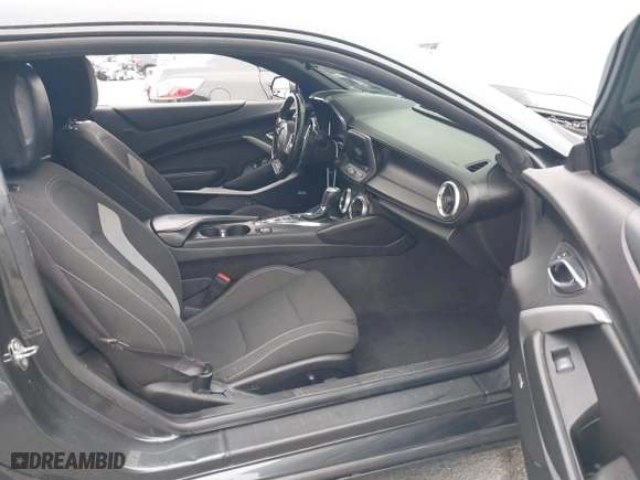 2017 Chevrolet Camaro 1LT with VIN 1G1FB1RX5H0216019, listed as a IAAI auction lot 41881997 with 84,505 mi miles. Bid and sale history available at carsss.com. Image 5.