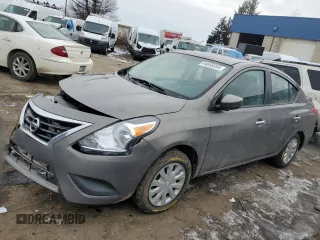 2017 Nissan Versa SV z VIN 3N1CN7AP7HK421899, wystawiony jako Copart lot #44858355 z przebiegiem 117 791 mil mil oraz Szkoda całkowita • Salvage title. Historia ofert i sprzedaży dostępna na DreamBid. Obrazek 1.