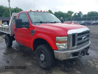 2008 Ford F-250 XL z VIN 1FTSF21R88EE33841, wystawiony jako IAAI lot #42541247 z przebiegiem 124 864 mil mil oraz . Historia ofert i sprzedaży dostępna na DreamBid. Obrazek 1.