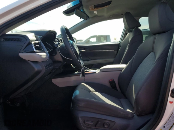 2018 Toyota Camry LE z VIN JTNB11HK2J3001972, wystawiony jako Copart lot #58079565 z przebiegiem 90 841 mil mil oraz Szkoda całkowita • Salvage title. Historia ofert i sprzedaży dostępna na DreamBid. Obrazek 7.