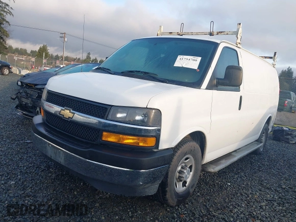 2018 Chevrolet Express Cargo Van with VIN 1GCWGAFG4J1904400, listed as a IAAI auction lot 41754700 with 119,196 mi miles. Bid and sale history available at carsss.com. Image 17.