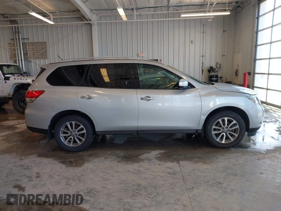 2016 Nissan Pathfinder Platinum with VIN 5N1AR2MM1GC636319, listed as a IAAI auction lot 41604985 with 138,053 mi miles. Bid and sale history available at carsss.com. Image 13.
