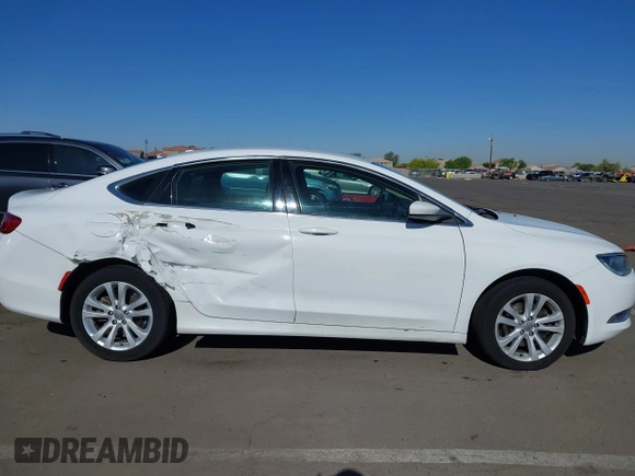 2015 Chrysler 200 Limited z VIN 1C3CCCAB7FN752316, wystawiony jako IAAI lot #42105851 z przebiegiem 126 185 mil mil oraz . Historia ofert i sprzedaży dostępna na DreamBid. Obrazek 6.