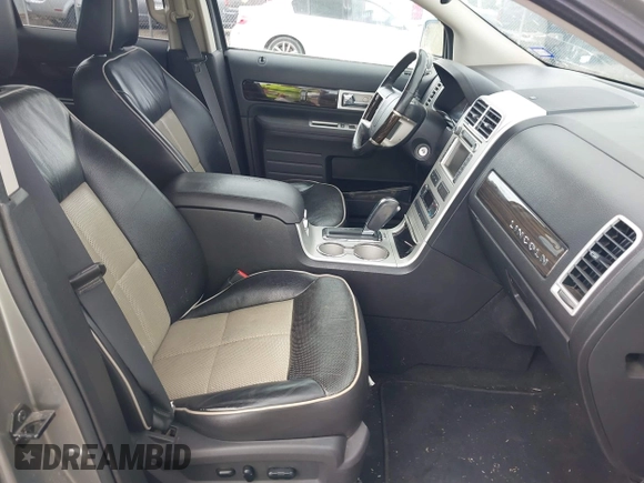 2008 Lincoln MKX with VIN 2LMDU88C98BJ16312, listed as a IAAI auction lot 42182361 with 173,114 mi miles and . Bid and sale history available at DreamBid. Image 5.
