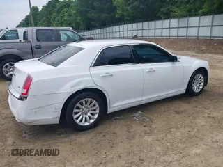 2014 Chrysler 300 z VIN 2C3CCAAG0EH376548, wystawiony jako IAAI lot #42288324 z przebiegiem 158 089 mil mil oraz . Historia ofert i sprzedaży dostępna na DreamBid. Obrazek 6.