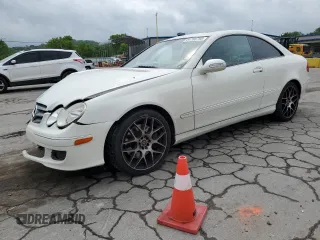 2009 Mercedes-Benz CLK 350 z VIN WDBTJ56H09F267880, wystawiony jako Copart lot #54708795 z przebiegiem 62 726 mil mil oraz Tytuł czysty. Historia ofert i sprzedaży dostępna na DreamBid. Obrazek 1.