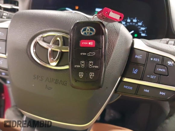 2022 Toyota Sienna XLE with VIN 5TDJRKEC2NS123067, listed as a IAAI auction lot 39982057 with 70,236 mi miles and . Bid and sale history available at DreamBid. Image 11.