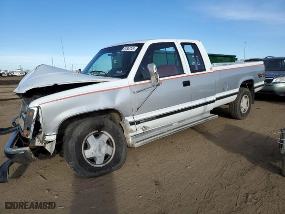 1988 GMC Sierra 2500 with VIN 2GTFK29K4J1587569, listed as a Copart auction lot 84950124 with 189,218 mi miles and Clean Title. Bid and sale history available at carsss.com. Image 1.