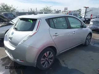 2015 Nissan LEAF SV with VIN 1N4AZ0CP1FC329225, listed as a IAAI auction lot 41403177 with 84,849 mi miles. Bid and sale history available at carsss.com. Image 4.