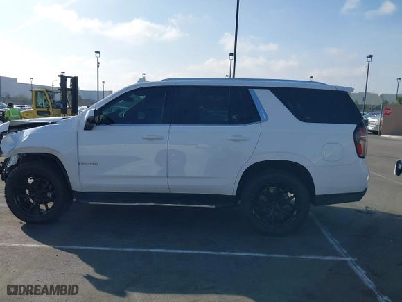 2021 Chevrolet Tahoe LT with VIN 1GNSCNKD5MR101752, listed as a IAAI auction lot 41597973 with 50,987 mi miles. Bid and sale history available at carsss.com. Image 15.
