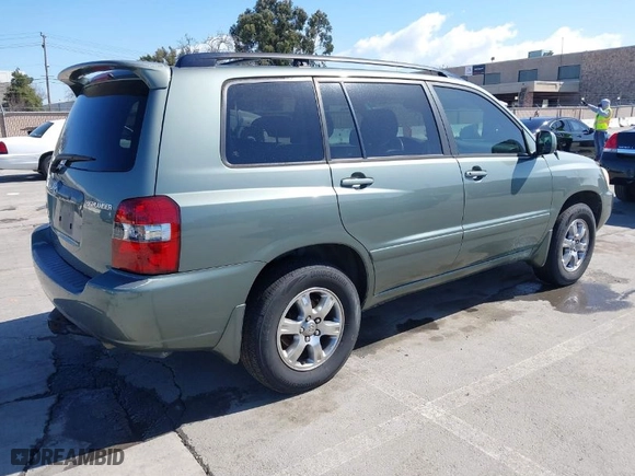 2004 Toyota Highlander with VIN JTEEP21A640056420, listed as a IAAI auction lot 41759494 with 299,800 mi miles. Bid and sale history available at carsss.com. Image 4.