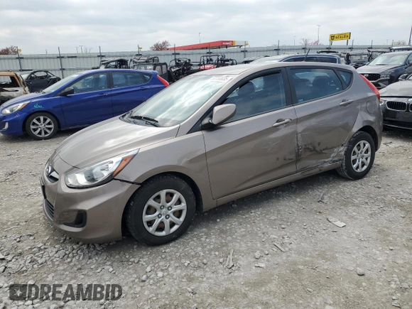 2012 Hyundai Accent GS z VIN KMHCT5AE0CU015960, wystawiony jako Copart lot #52250035 z przebiegiem 93 818 mil mil oraz Szkoda całkowita • Salvage title. Historia ofert i sprzedaży dostępna na DreamBid. Obrazek 1.