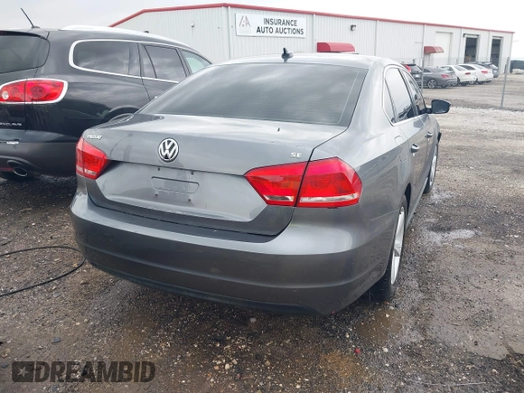 2013 Volkswagen Passat SE с VIN 1VWBH7A34DC144185, выставлен на аукционе IAAI как лот 41930972 с пробегом 232 679 миль миль и . История ставок и продаж доступна на DreamBid. Изображение 4.