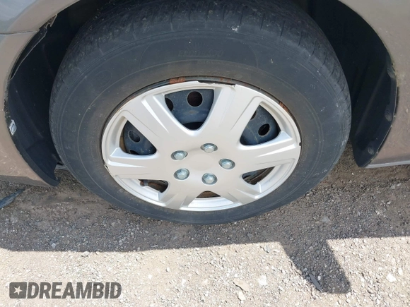 2005 Toyota Camry LE z VIN 4T1BE30K25U605811, wystawiony jako IAAI lot #42309112 z przebiegiem 153 914 mil mil oraz . Historia ofert i sprzedaży dostępna na DreamBid. Obrazek 12.