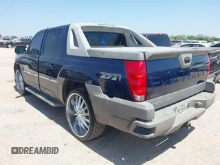 2002 Chevrolet Avalanche with VIN 3GNEK13T72G174634, listed as a IAAI auction lot 41953407 with 266,832 mi miles. Bid and sale history available at carsss.com. Image 3.