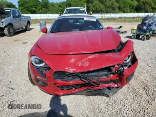 2019 FIAT 124 Spider Lusso z VIN JC1NFAEKXK0143574, wystawiony jako Copart lot #53062155 z przebiegiem 45 633 mil mil oraz Szkoda całkowita • Salvage title. Historia ofert i sprzedaży dostępna na DreamBid. Obrazek 5.