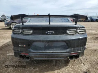 2023 Chevrolet Camaro ZL1 z VIN 1G1FK1R67P0156959, wystawiony jako Copart lot #83557944 z przebiegiem 15 203 mil mil oraz Szkody całkowita. Historia ofert i sprzedaży dostępna na DreamBid. Obrazek 6.