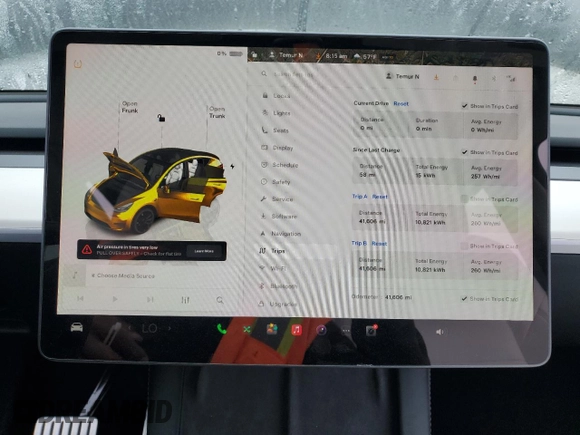2024 Tesla Model Y Performance with VIN 7SAYGDEF1RF028278, listed as a Copart auction lot 48900935 with 41,606 mi miles and Salvage Title. Bid and sale history available at DreamBid. Image 9.