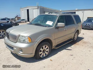 2004 Lincoln Navigator Luxury with VIN 5LMFU27R74LJ33852, listed as a IAAI auction lot 41985575 with 1 mi miles. Bid and sale history available at carsss.com. Image 2.