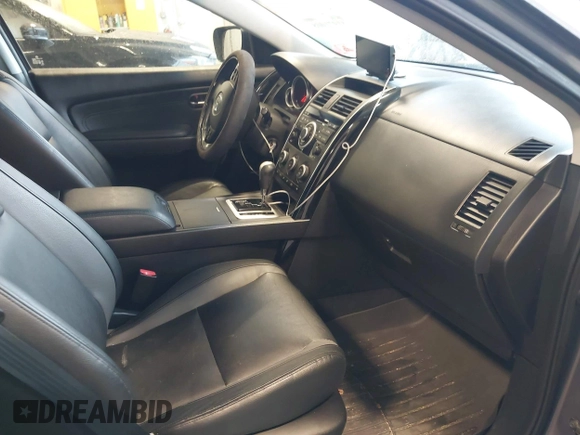 2008 Mazda CX-9 Sport with VIN JM3TB38V180138657, listed as a IAAI auction lot 41971008 with 137,338 mi miles. Bid and sale history available at carsss.com. Image 5.