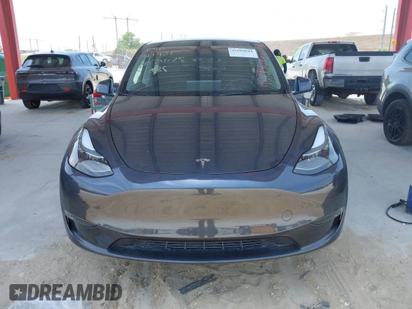 2024 Tesla Model Y Long Range z VIN 7SAYGDEE7RA229591, wystawiony jako IAAI lot #42194044 z przebiegiem 22 866 mil mil oraz . Historia ofert i sprzedaży dostępna na DreamBid. Obrazek 12.