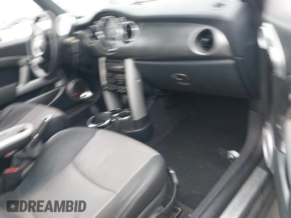 2007 MINI Convertible S with VIN WMWRH33527TJ43515, listed as a IAAI auction lot 41651846 with Not provided miles and . Bid and sale history available at DreamBid. Image 5.