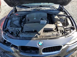 2015 BMW 3 Series 328i xDrive z VIN WBA3B3C59FJ985561, wystawiony jako Copart lot #55222995 z przebiegiem 116 610 mil mil oraz Szkoda całkowita • Salvage title. Historia ofert i sprzedaży dostępna na DreamBid. Obrazek 11.