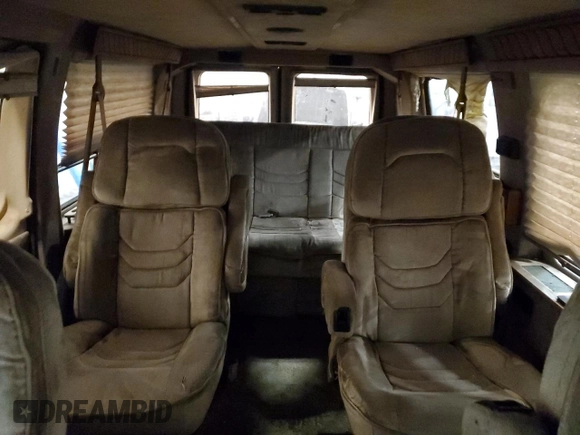 1997 Ford Econoline Commercial z VIN 1FDEE14L0VHA01896, wystawiony jako Copart lot #43561985 z przebiegiem 203 840 mil mil oraz Nie do naprawy. Historia ofert i sprzedaży dostępna na DreamBid. Obrazek 10.