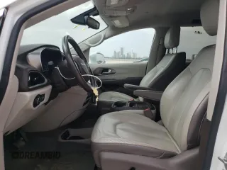 2017 Chrysler Pacifica Touring L z VIN 2C4RC1BG6HR816453, wystawiony jako Copart lot #45678025 z przebiegiem 109 227 mil mil oraz Szkoda całkowita • Salvage title. Historia ofert i sprzedaży dostępna na DreamBid. Obrazek 7.