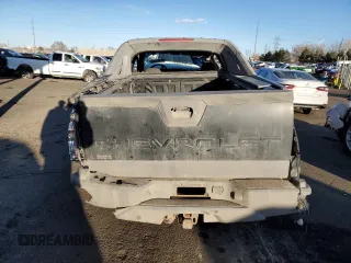2002 Chevrolet Avalanche with VIN 3GNEK13T52G114030, listed as a Copart auction lot 47141415 with Not Provided miles and Salvage Title. Bid and sale history available at DreamBid. Image 6.