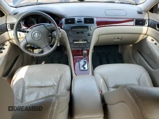 2002 Lexus ES 300 z VIN JTHBF30G820053732, wystawiony jako Copart lot #60042075 z przebiegiem 252 522 mil mil oraz Czysty tytuł • Clean title. Historia ofert i sprzedaży dostępna na DreamBid. Obrazek 8.