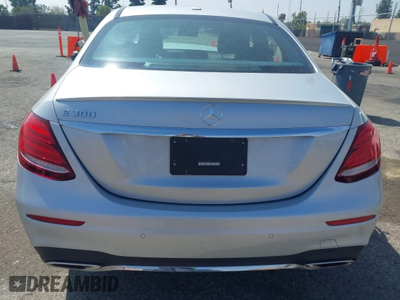 2019 Mercedes-Benz E-Class E 300 with VIN WDDZF4JB9KA582874, listed as a IAAI auction lot 41855689 with 42,445 mi miles. Bid and sale history available at carsss.com. Image 15.