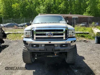 2004 Ford Excursion Limited with VIN 1FMSU43P44EC04527, listed as a Copart auction lot 54671115 with 204,509 mi miles and Clean Title. Bid and sale history available at DreamBid. Image 5.